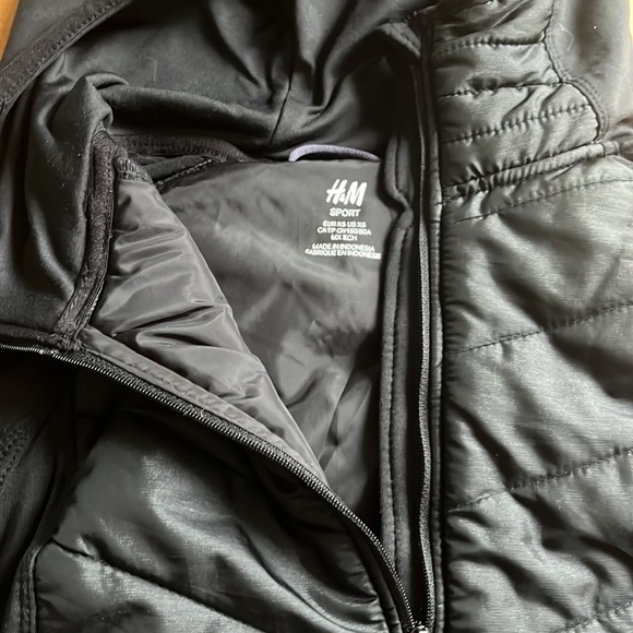 Warm sports black jacket - Picture 3 of 6